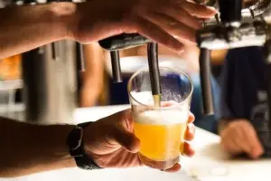 cuantas cañas salen de un barril de cerveza de 30 litros
